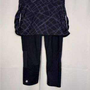 Athleta Black and Gray Activewear